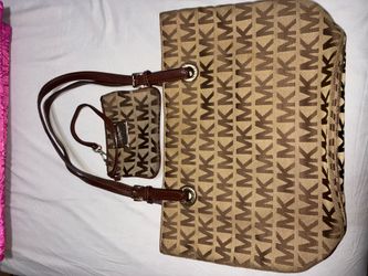 Michael Kors purse and wristlet