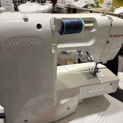 Singer sewing machine starlet