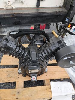 INGERSOLL RAND Reciprocating Air Compressor  2475