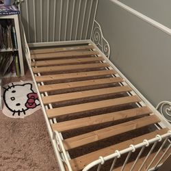 Toddler Bed Frame W/bed 