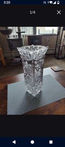 Exquisite Vintage Crystal Vase With Etched Flower Design