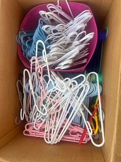 Kid hanger