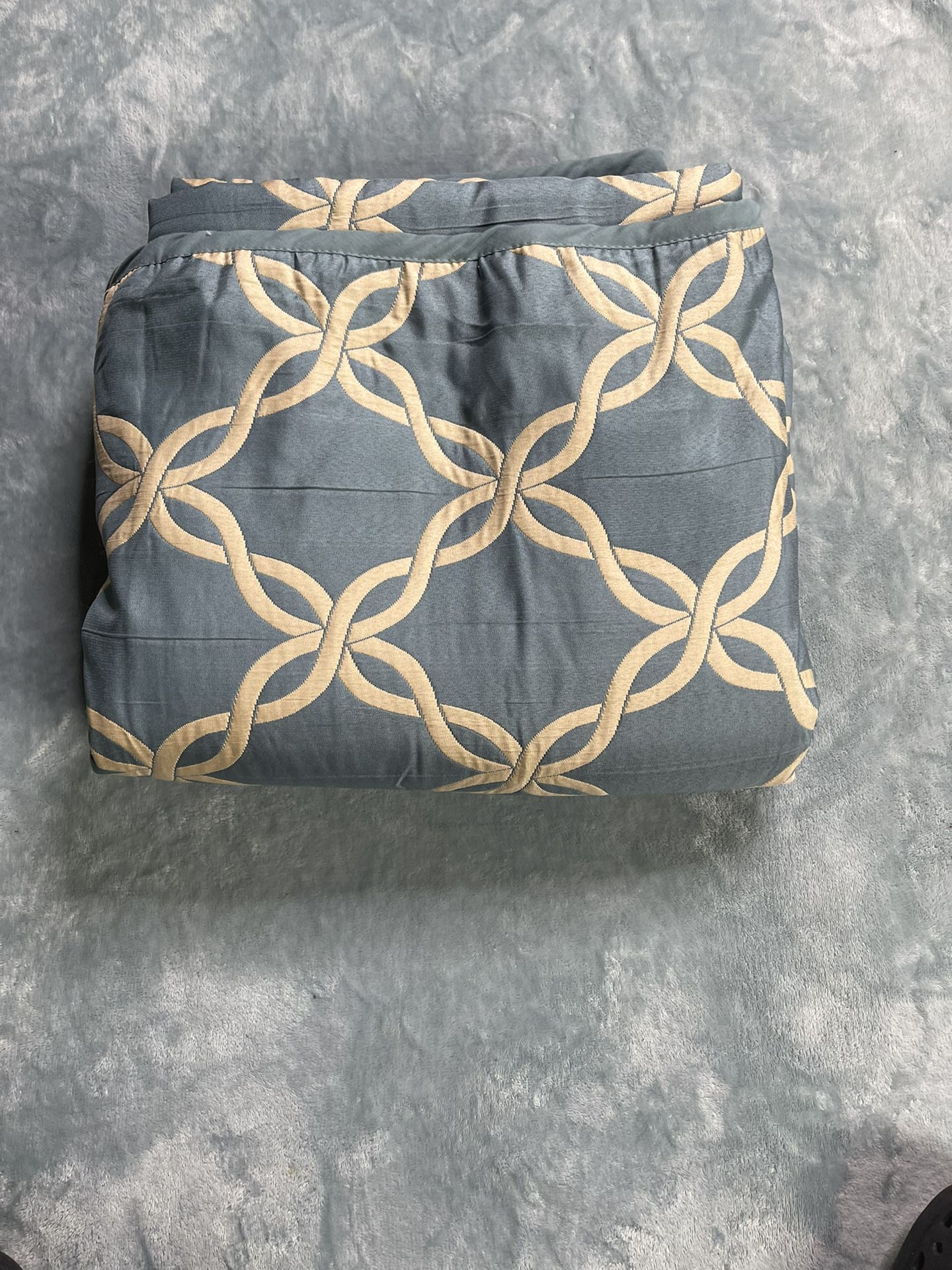 Reversible Over Sized Decorative Blue And Tan Blanket