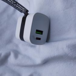 Wall Charger Dual Port Works Quickly 