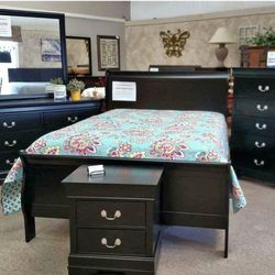 Huge Sale! Brand New Bedroom Set Just $798! 