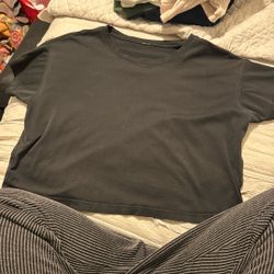 Lululemon Medium Women's Black Crop T shirt 