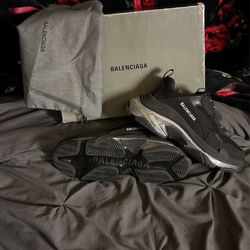 Balenciaga-Triple S Clear Sole Sneaker
