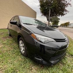 Toyota Corolla LE 2017 Título Limpio 