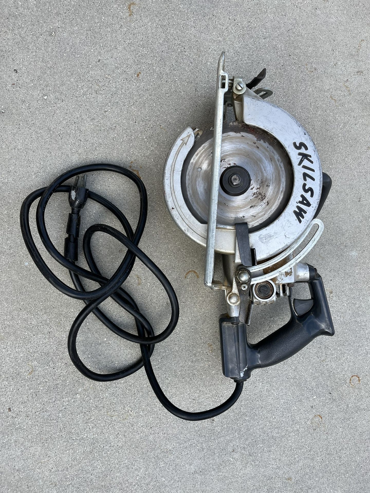 Vintage SKILSAW WORM DRIVE CIRCULAR SAW. MODEL 77 SUPER DUTY 7-1/4" Skill Saw