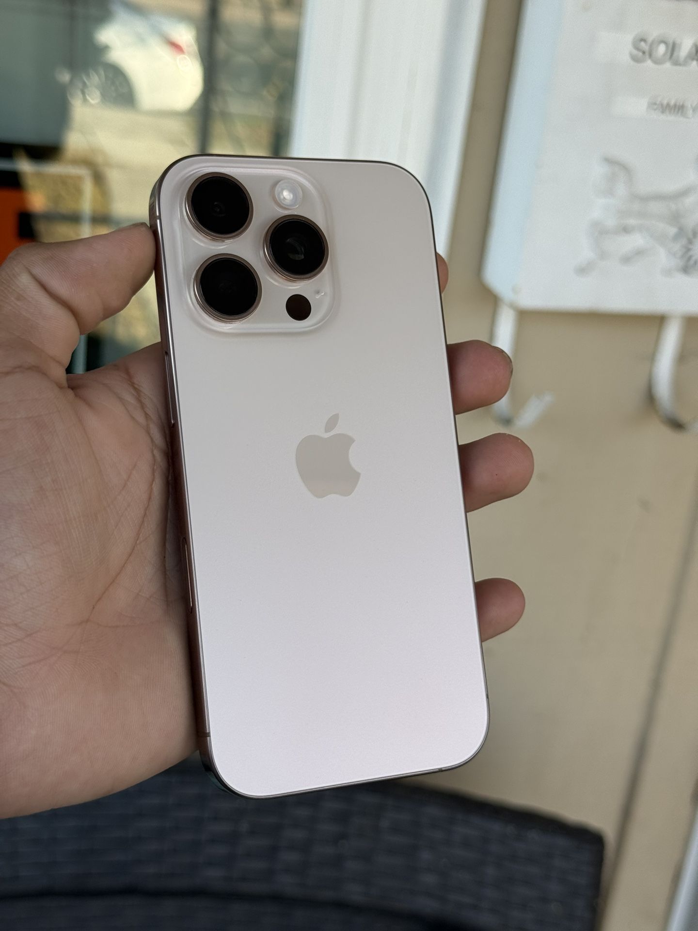 iPhone 16 Pro 256GB Unlocked
