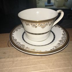Antique Royal Doulton Winchester teacup