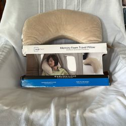 TRAVEL PILLOW 