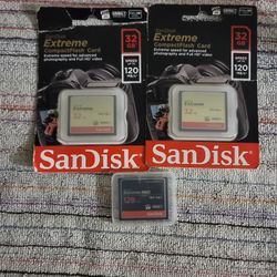 Lot Of SanDisk Two Extreme 32GB CompactFlash memory card And  One 128 Gb Extreme Pro
