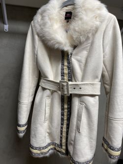 2b bebe Faux- Fur coat white coat- Size Medium