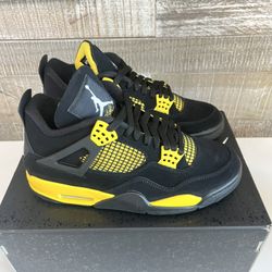 New Jordan 4 Thunder Size 8.5M