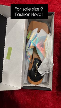 Fashion nova slides