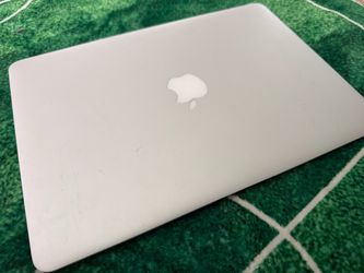 Apple MacBook Air 2017 13” (Model: A1466