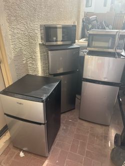 3 mini fridges Whirlpool, Magic Chef, Insignia