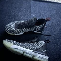 Lebron 16