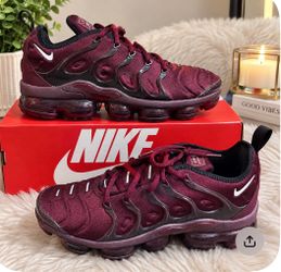 ike Air VaporMax Plus Burgundy Sneakers #vapormax #running size 9 men’s used but like new