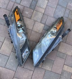 2010-2012 Honda Crosstour Headlights Left & Right