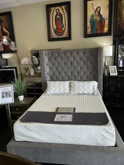 Last One ‼️ 4 Pc Queen Bedroom Set 