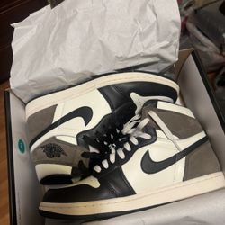 Jordan 1 MOCHA High Size 9