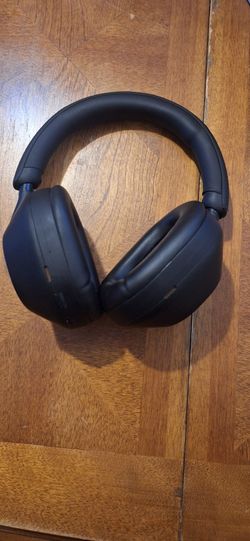Sony XM5 Headphones