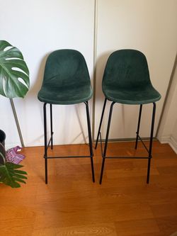 Set of 2 Green Velvet Bar Stools