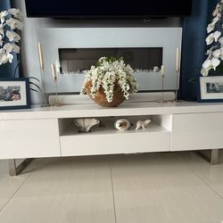 TV stand white with metal base