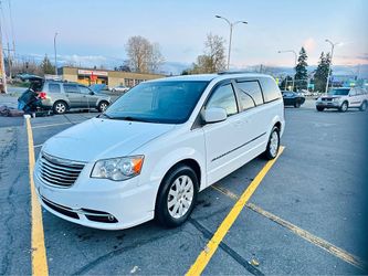2014 Chrysler town & country Minivan 4D