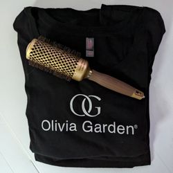 Olivia Garden Brush And T Shirt 