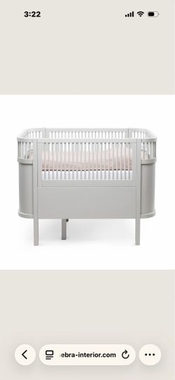 Pre owned baby bed crib white