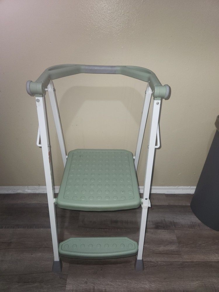 Folding ladder with 2 steps Good condition