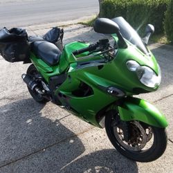 2003 Kawasaki ZZR 1200.        ZZR1200