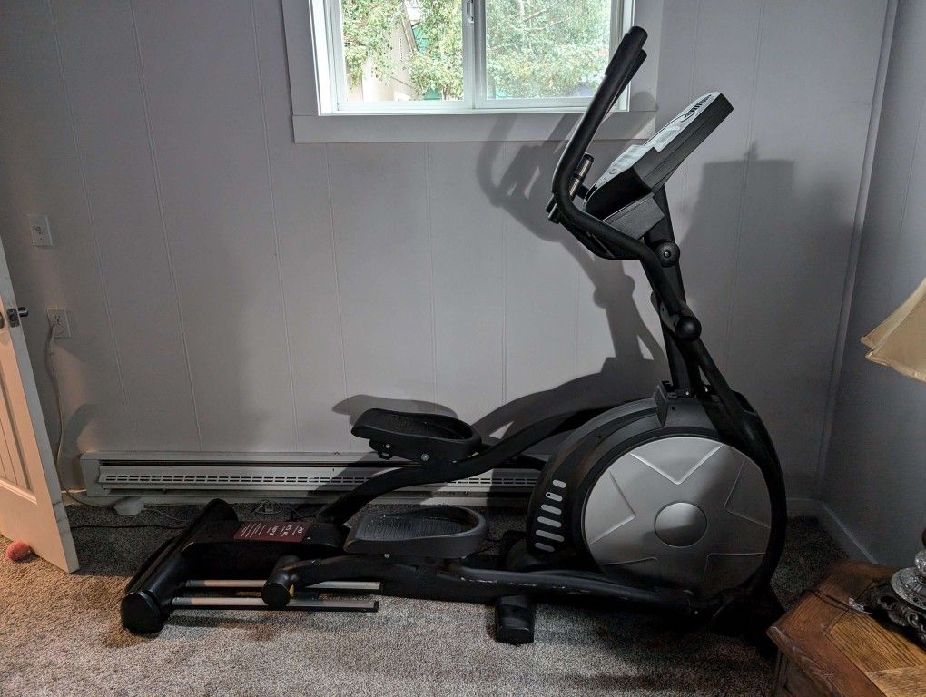 Elliptical -Sole E35