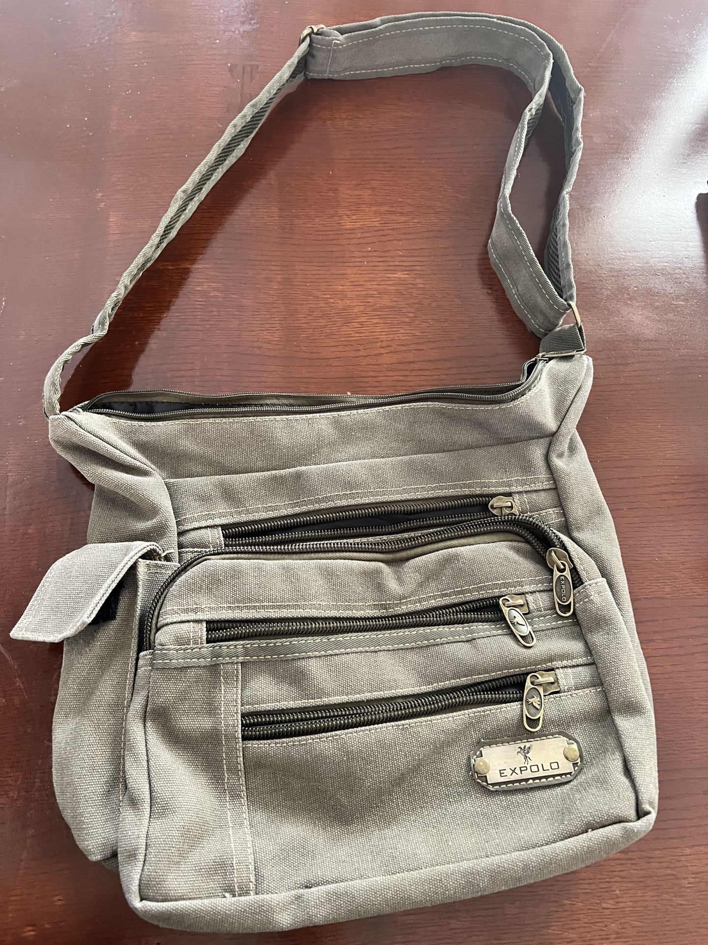 Explorer Messenger Bag
