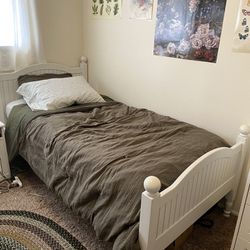 Twin bed frame & mattress