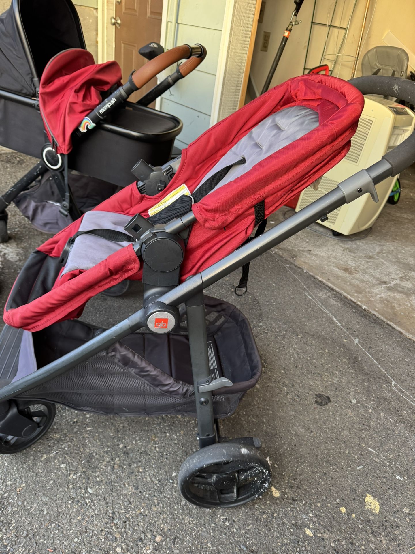 GB red & Black stroller