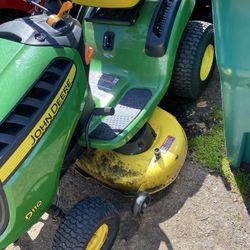 2015 John Deere 42 Inch Lawn Tractor D110  Low 103 Hrs 19 Hp Hydrostatic Transmission 