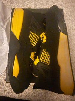 Jordan 4s 2.5Y