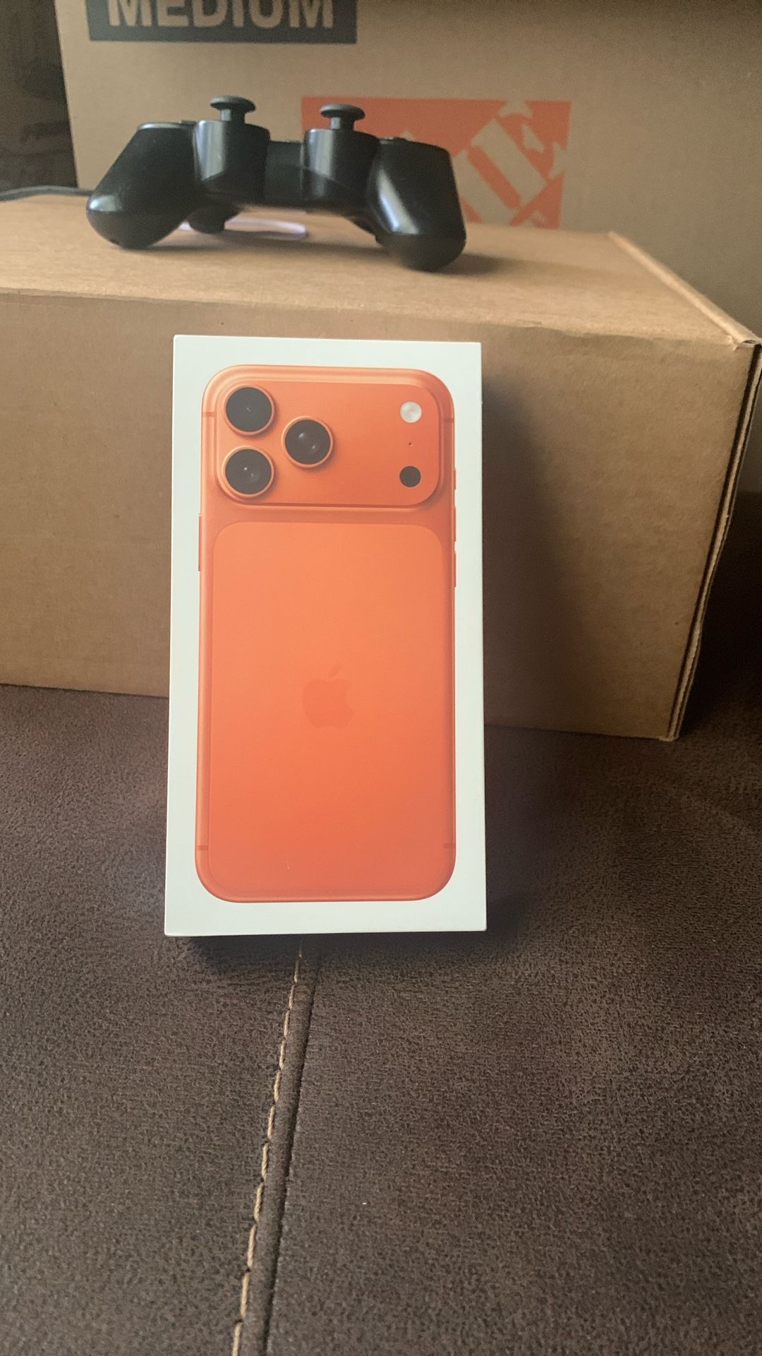 New 17 Pro Max 512GB Cosmic Orange.