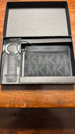 Michael Kors Card Wallet & Keychain 