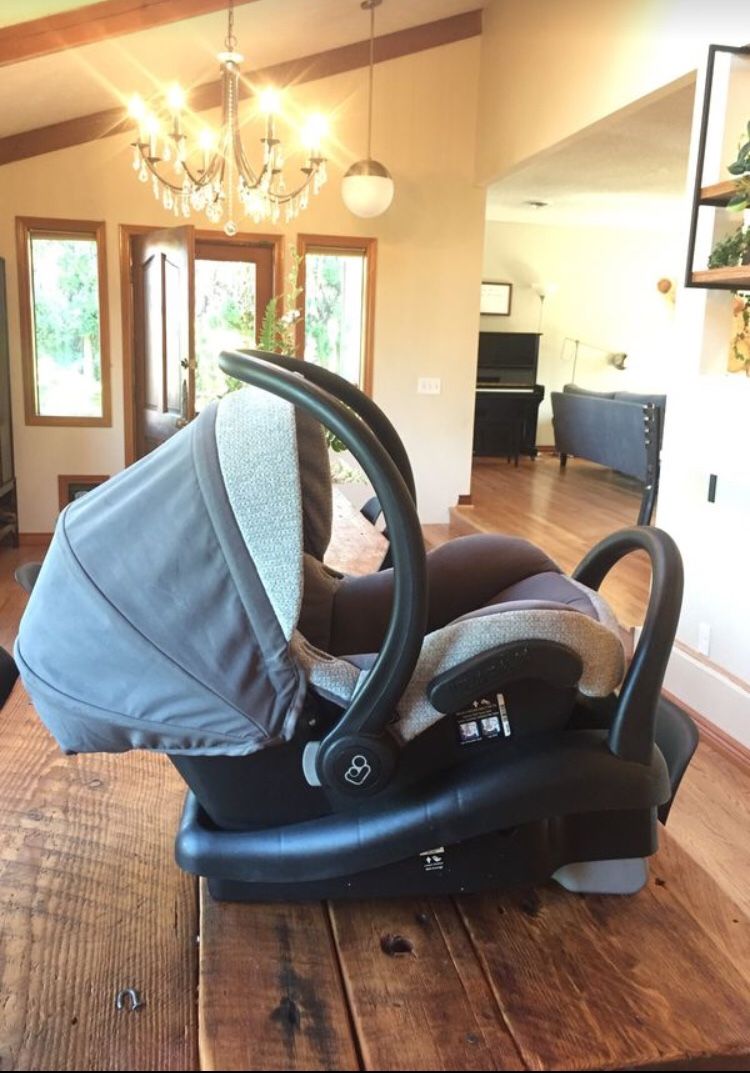 Baby car seat - Maxi Cosi luxury