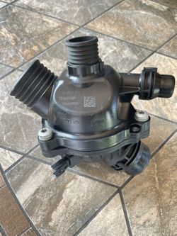 2007-2011 BMW 328i OEM THERMOSTAT 