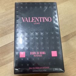 Valentino Born In Roma Intense cologne