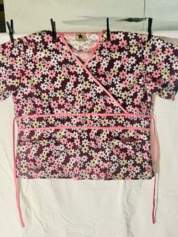 2X Black Star women’s scrub top