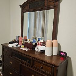 Dresser and Nightstand 