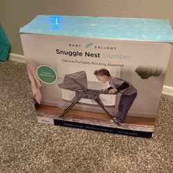 Deluxe Portable Rocking Bassinet