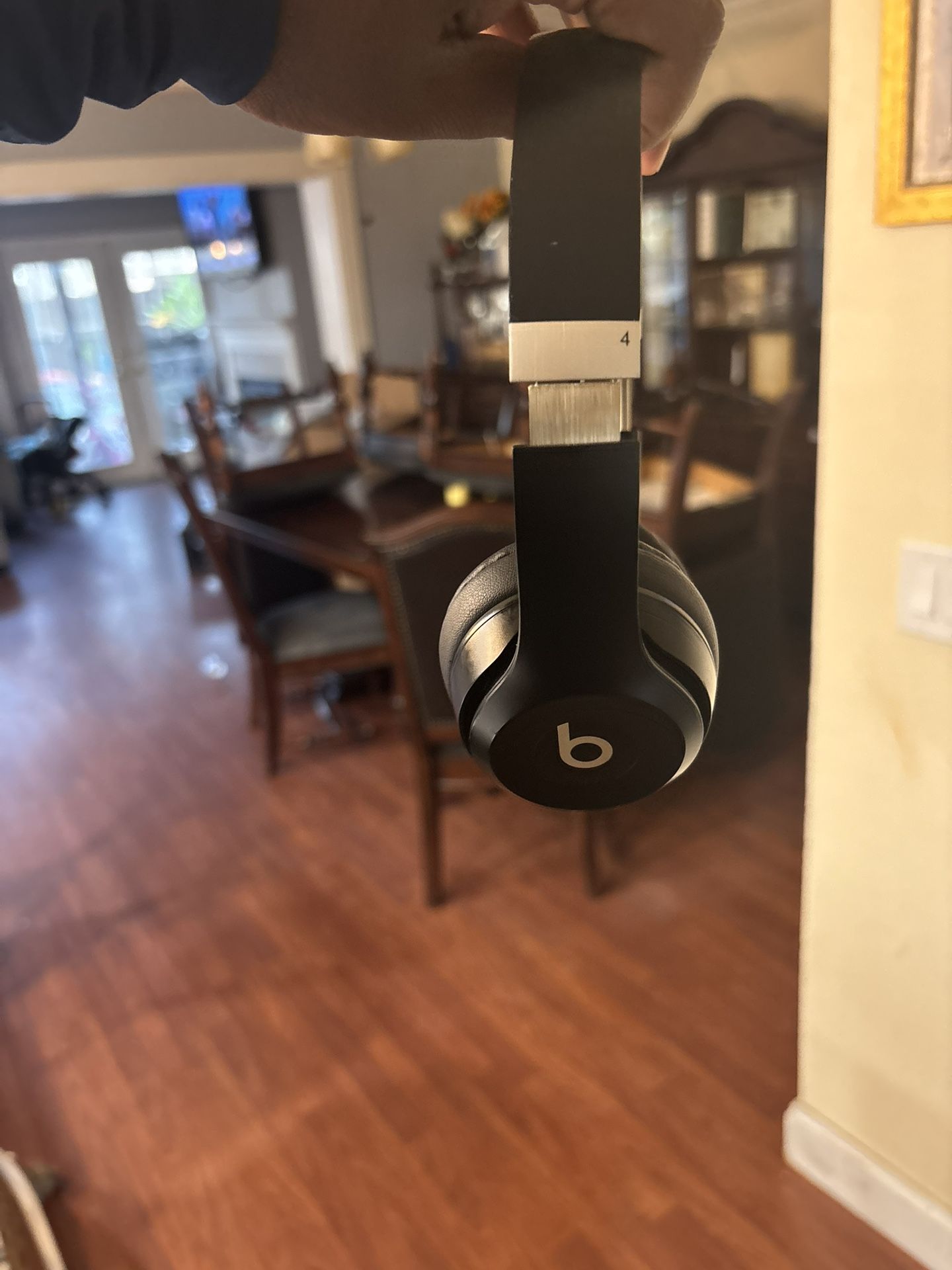 Beats Solo 4